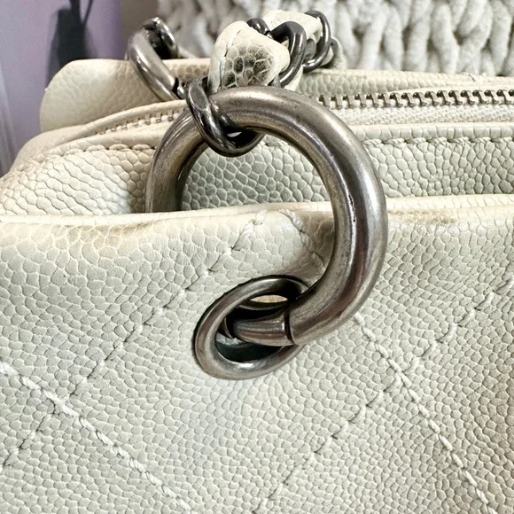 Chanel Cream Quilted Women's Bag - Picture 2 of 12